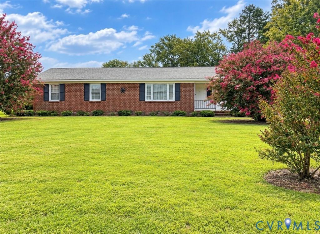 700 Lakeside Drive , Emporia, VA 23847 Main Photo
