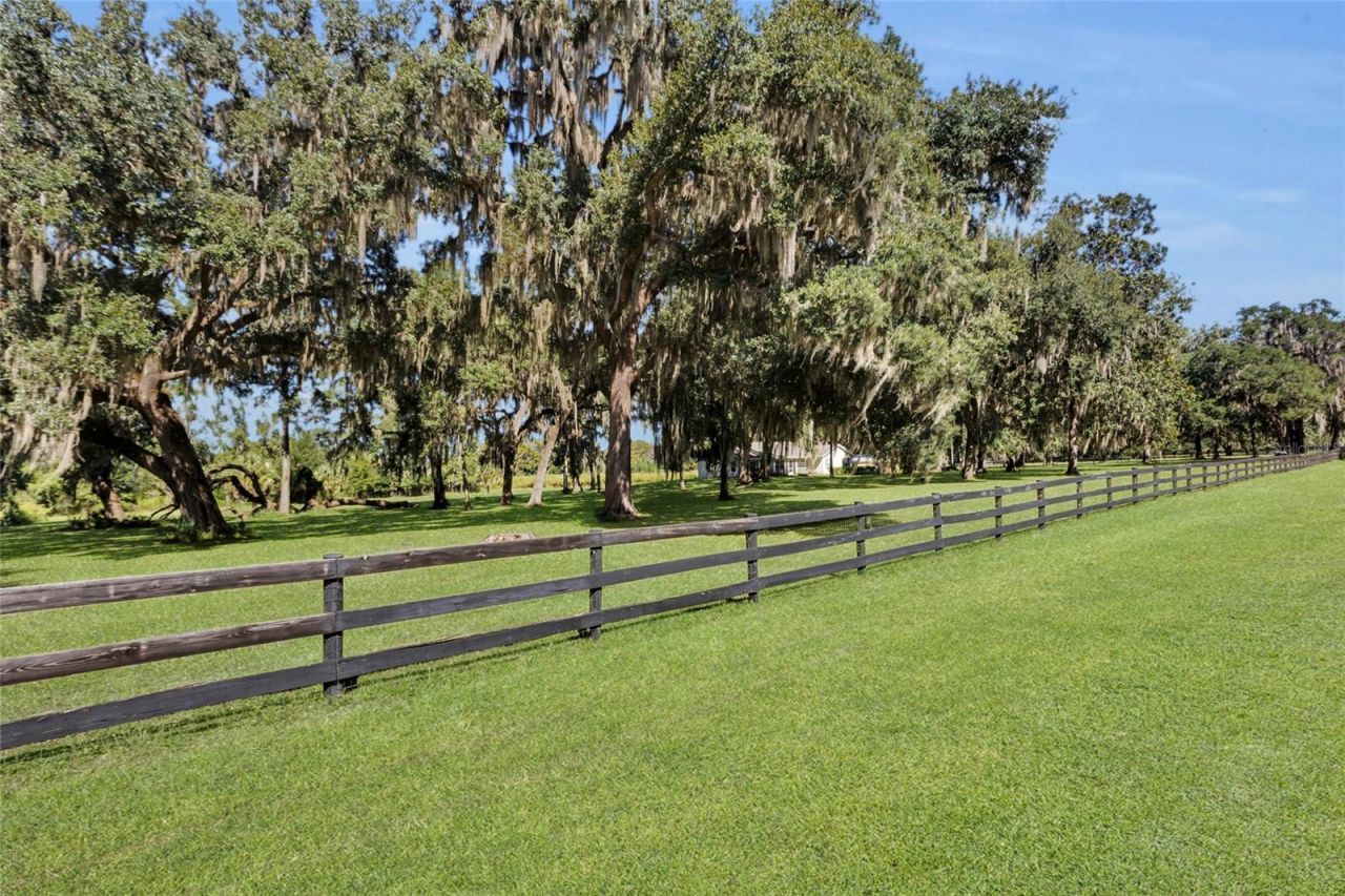 18500 NW 43rd Court Road , Citra, FL 32113 Photo