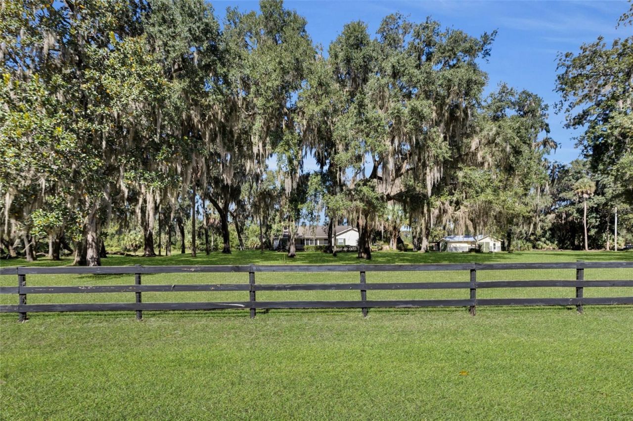 18500 NW 43rd Court Road , Citra, FL 32113 Photo