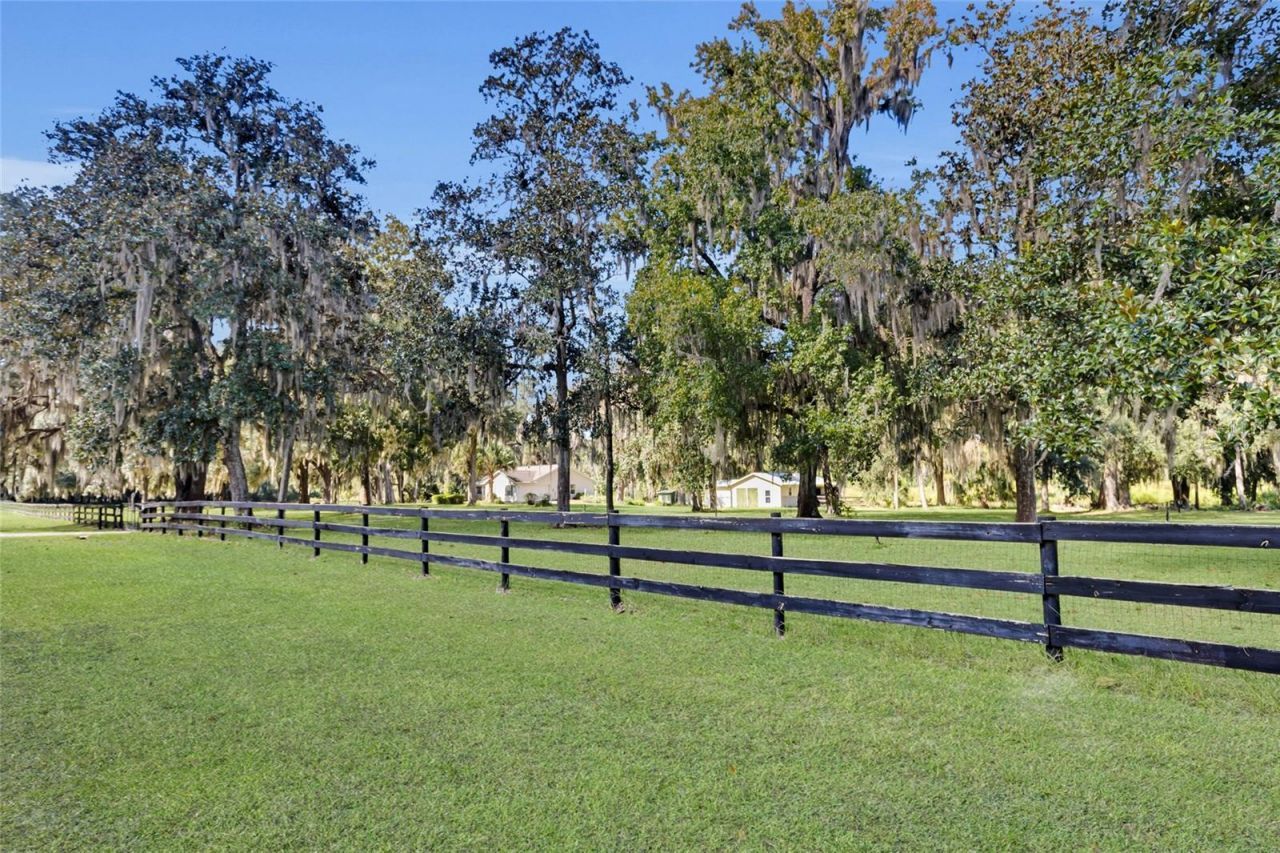 18500 NW 43rd Court Road , Citra, FL 32113 Photo