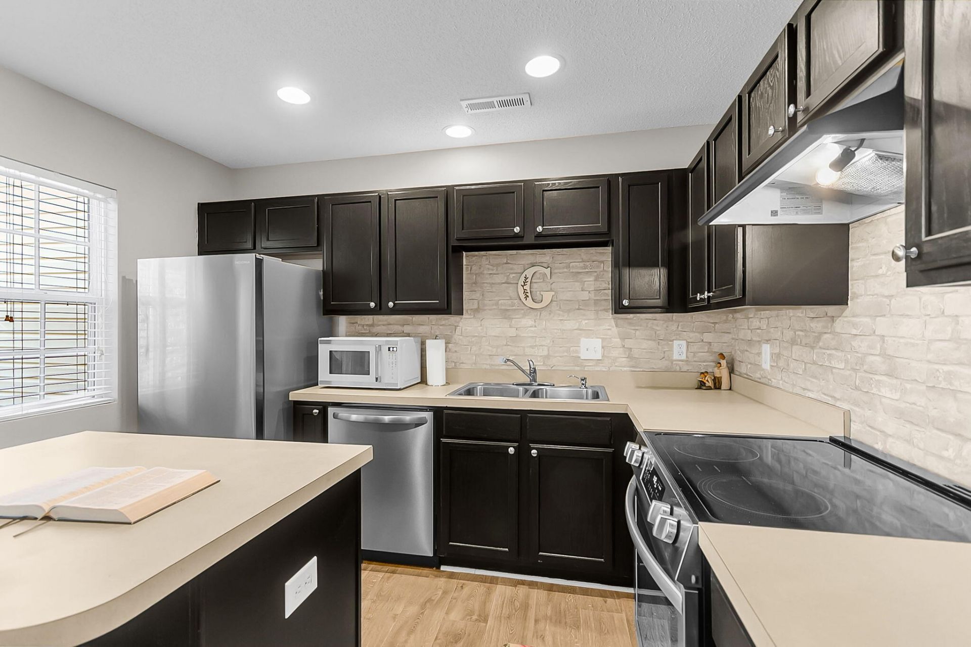 134 Hornby Circle Photo 11
