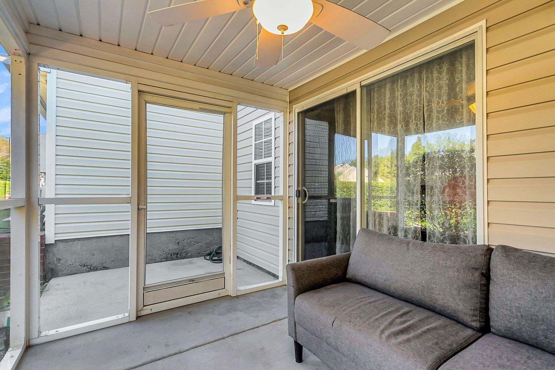 134 Hornby Circle Photo 29