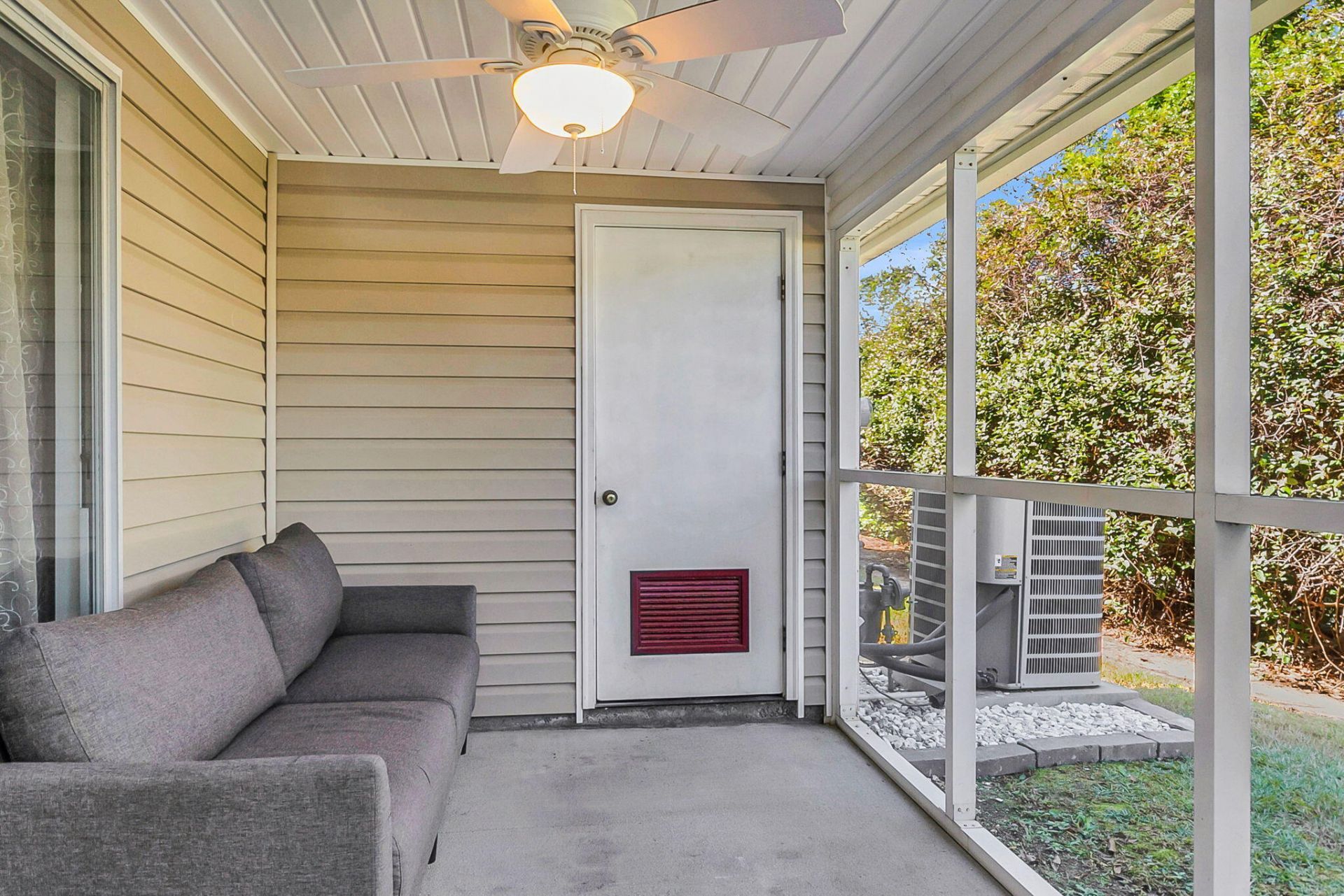 134 Hornby Circle Photo 30