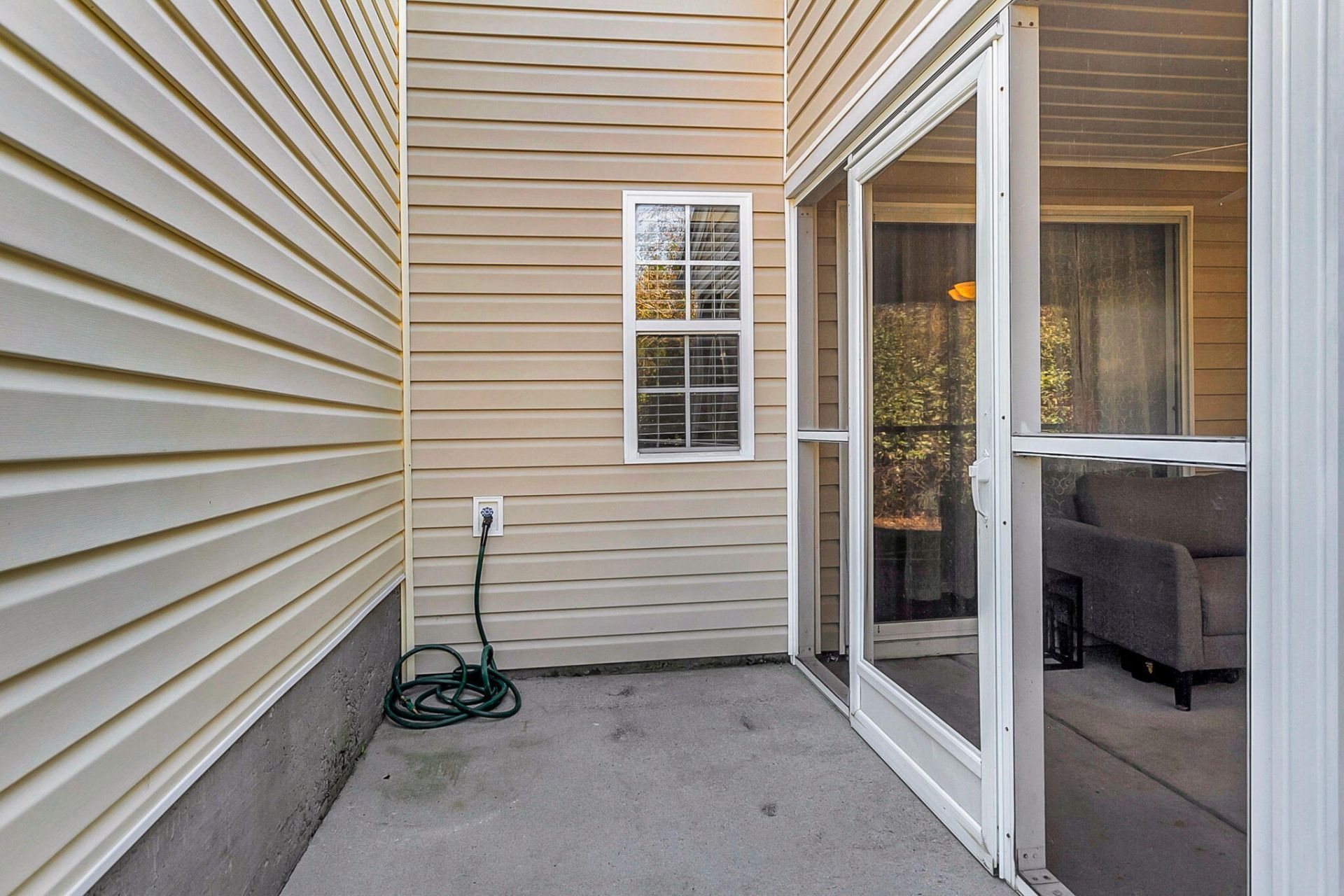 134 Hornby Circle Photo 32