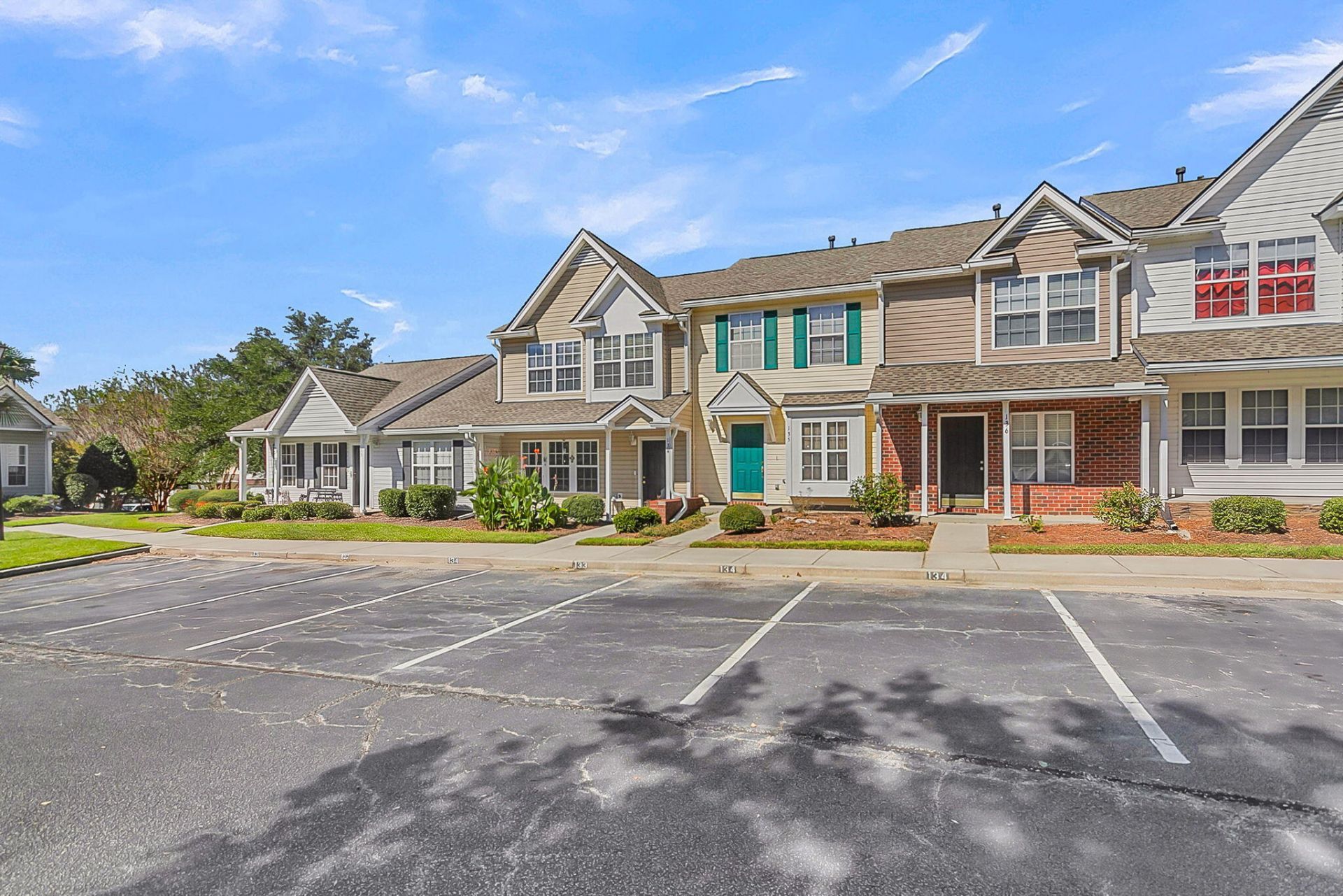 134 Hornby Circle Photo 40