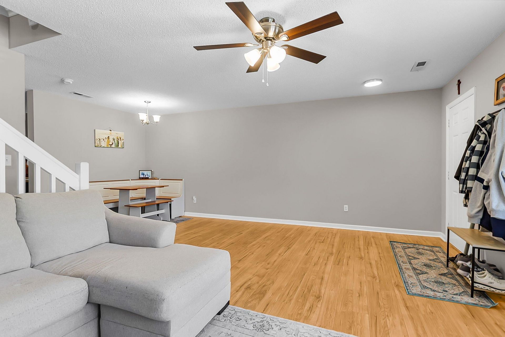 134 Hornby Circle Photo 5