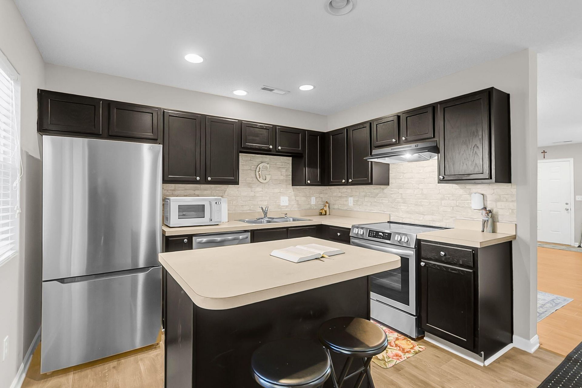 134 Hornby Circle Photo 9