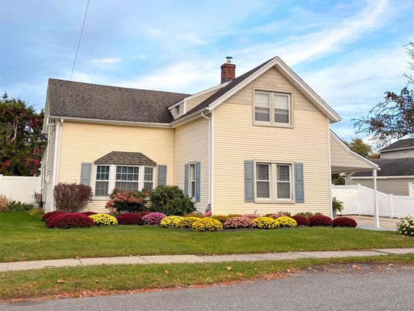 171 Smith Avenue , Islip, NY 11751