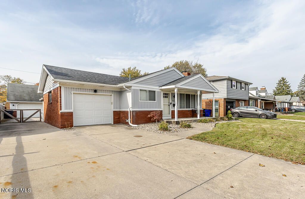 6137 Foth Drive , Toledo, OH 43613 Main Photo