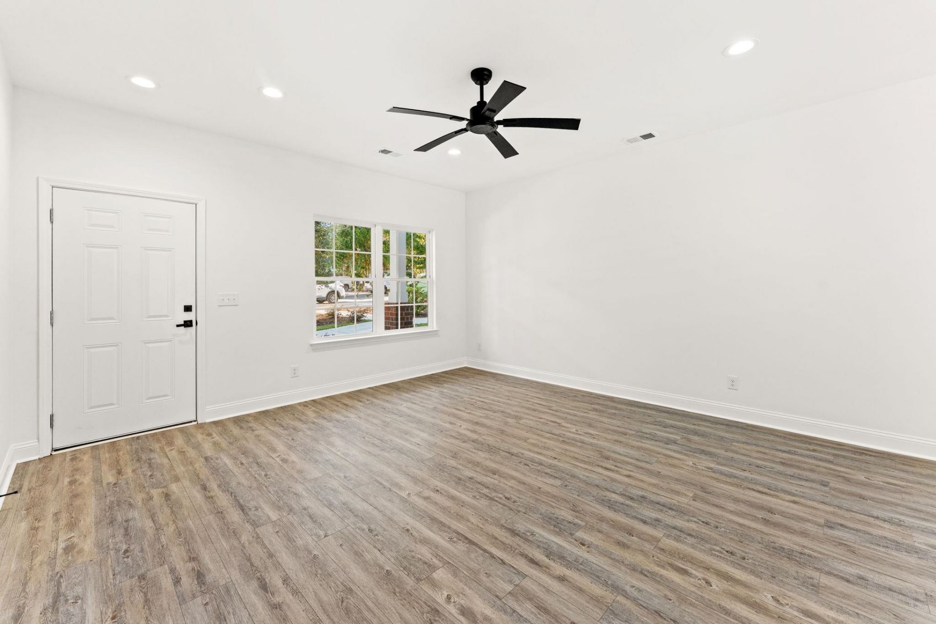 6601 Wildwood Trail Photo 9