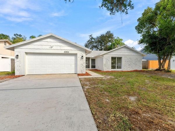 15805 COUNTRY LAKE DRIVE , TAMPA, FL 33624