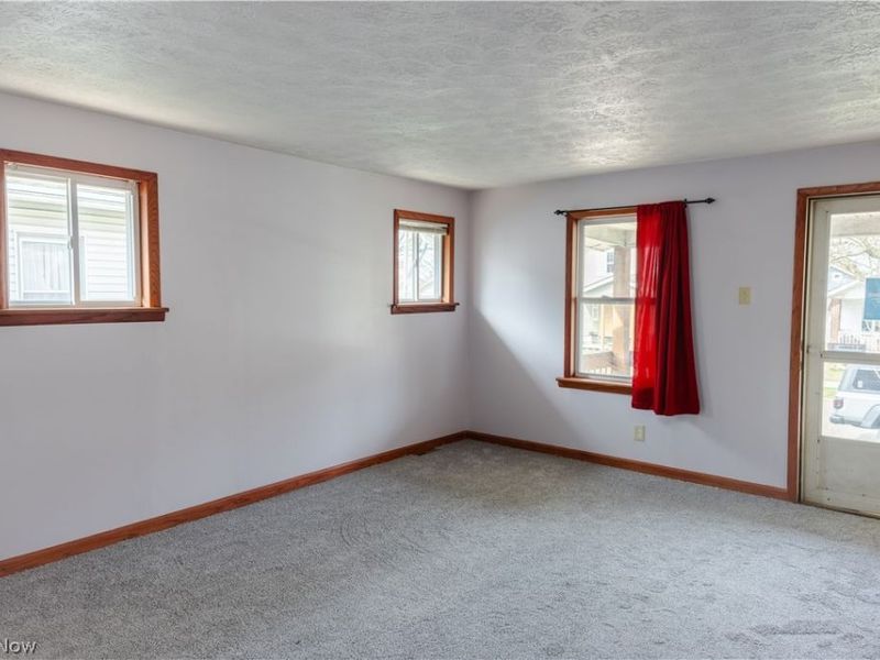 1177 Neptune Avenue , Akron, OH 44301 Photo 5