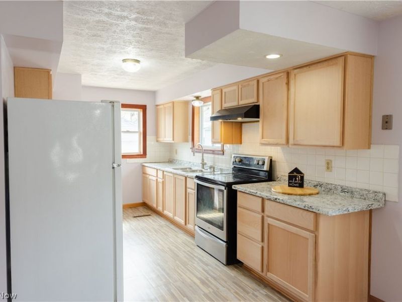 1177 Neptune Avenue , Akron, OH 44301 Photo 8