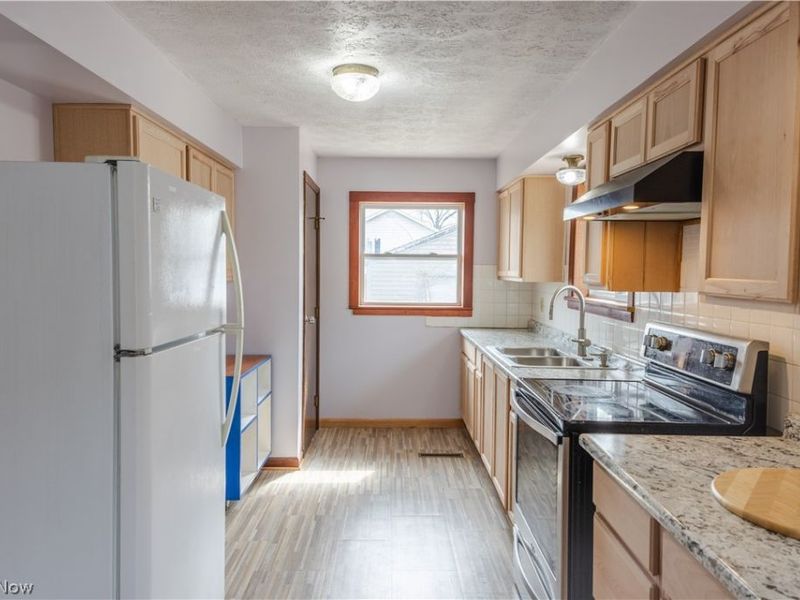 1177 Neptune Avenue , Akron, OH 44301 Photo 9