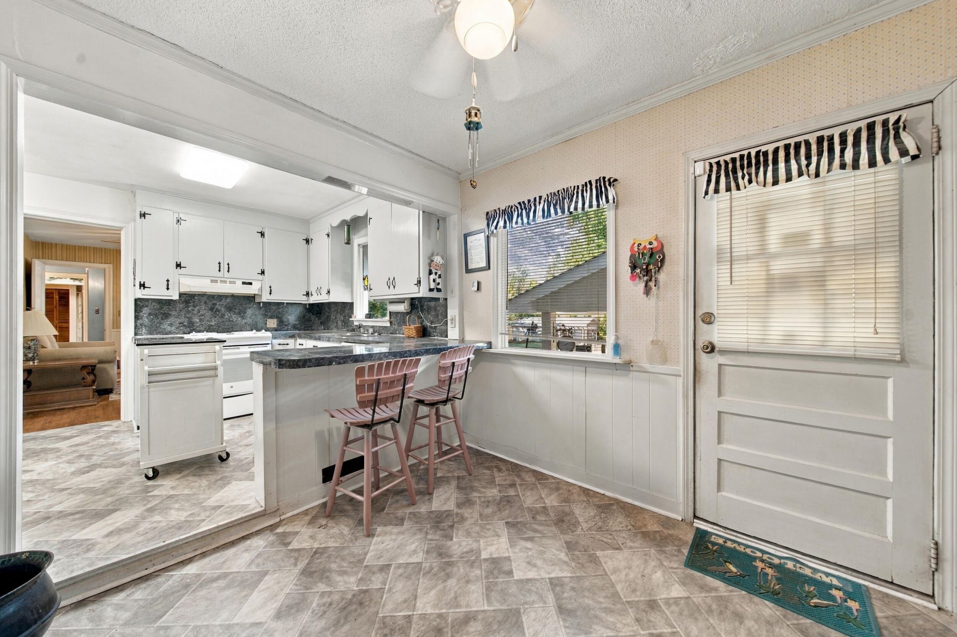 3670 Main Highway Photo 10