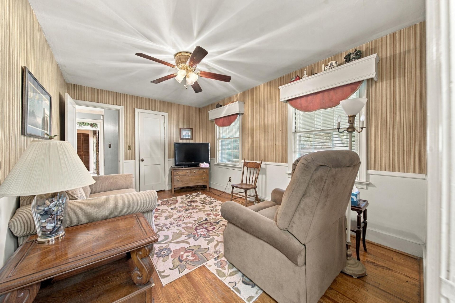 3670 Main Highway Photo 14