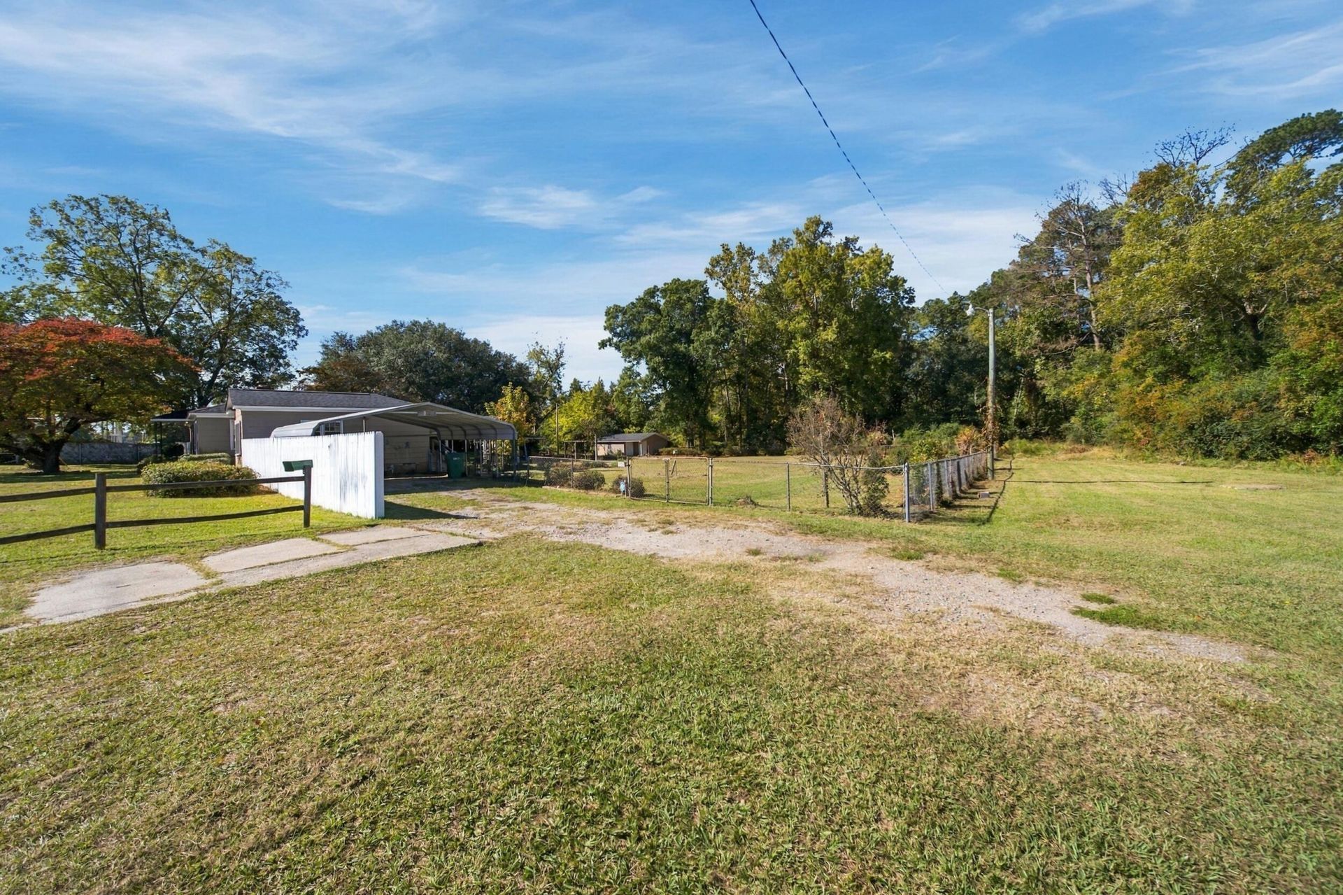 3670 Main Highway Photo 25
