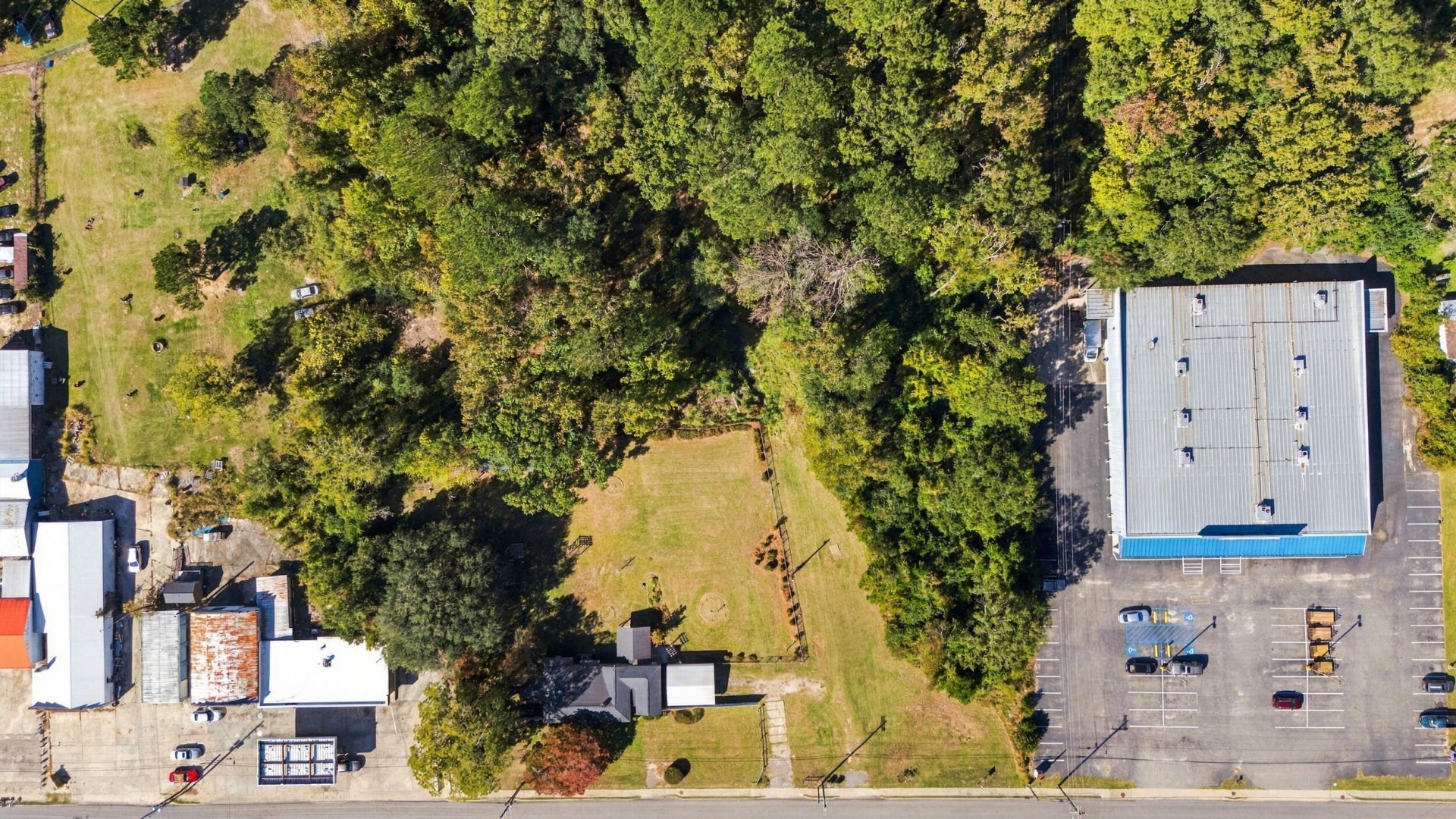 3670 Main Highway Photo 30