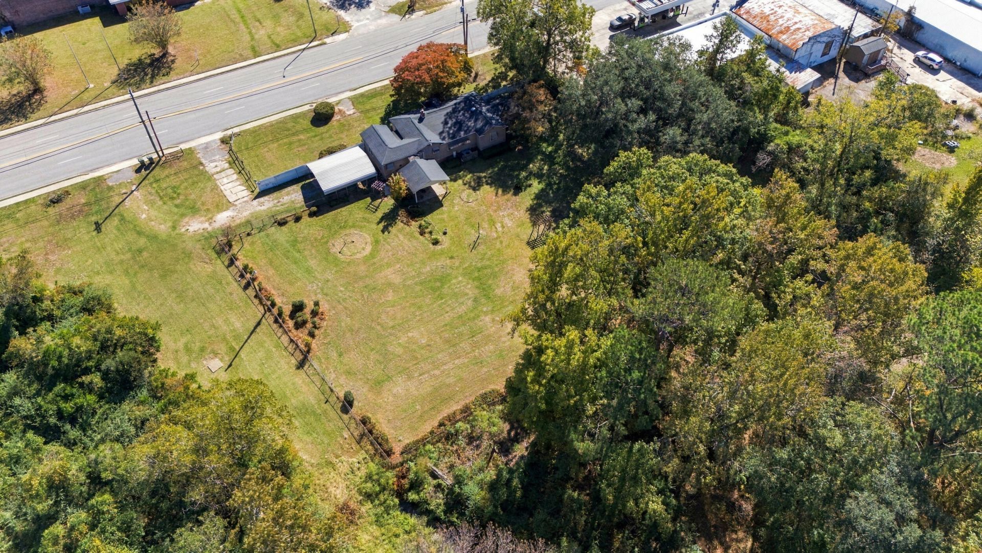 3670 Main Highway Photo 32