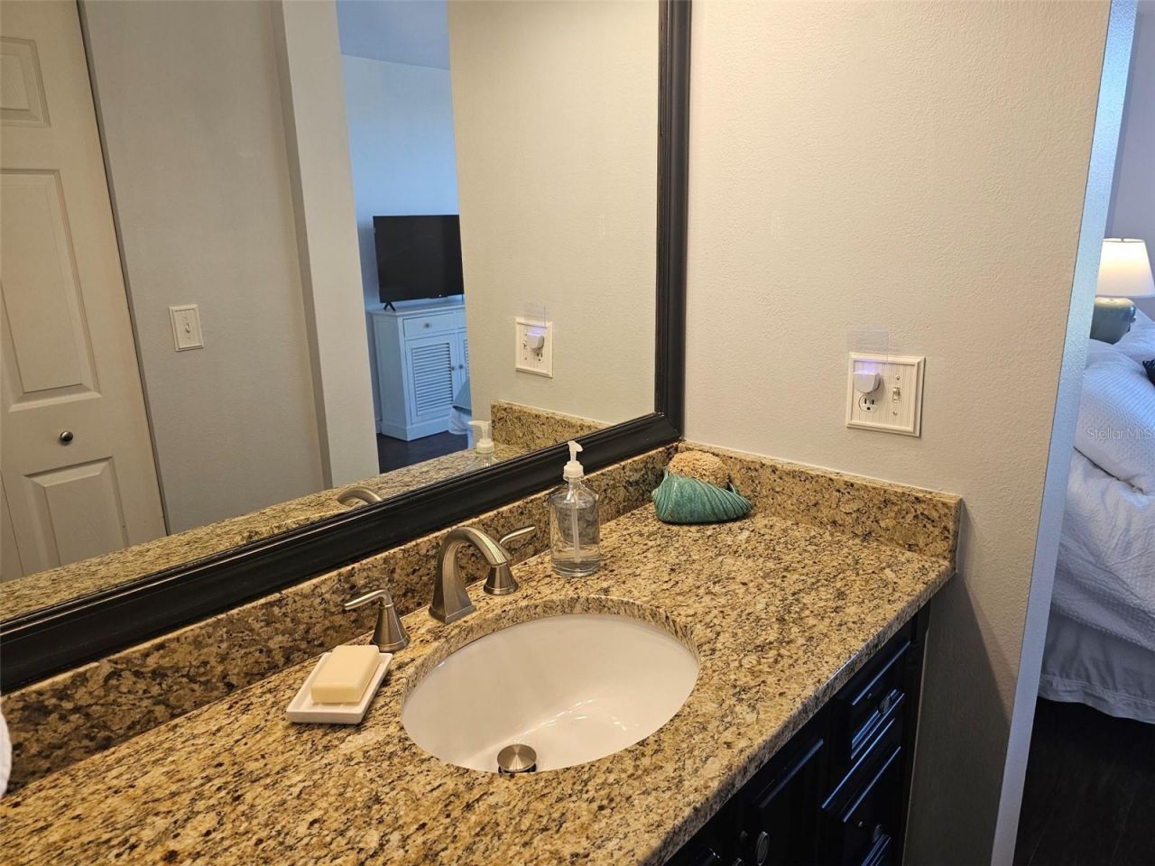4550 Pinebrook Circle, Unit 205, Bradenton, FL 34209 Photo