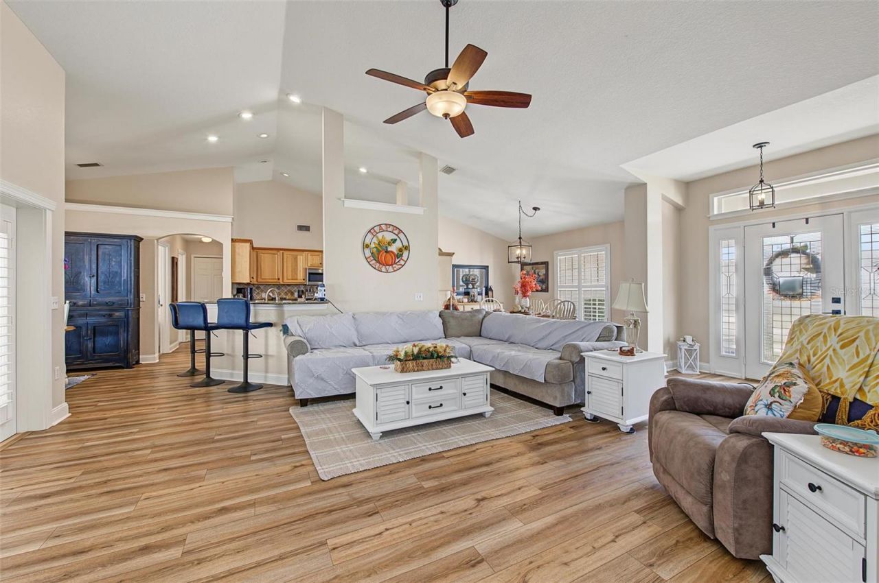 5294 Hidden Oaks Drive , Lakeland, FL 33811 Photo