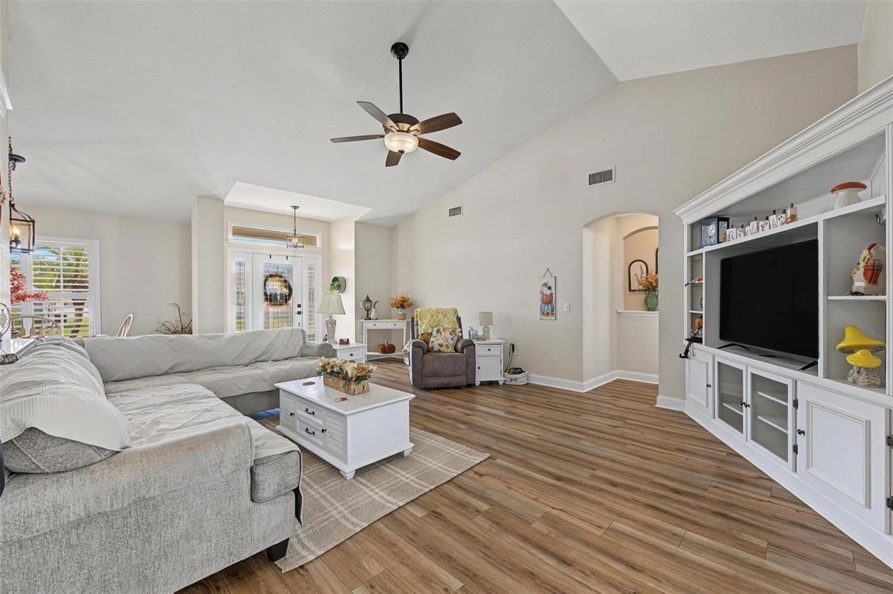 5294 Hidden Oaks Drive , Lakeland, FL 33811 Photo