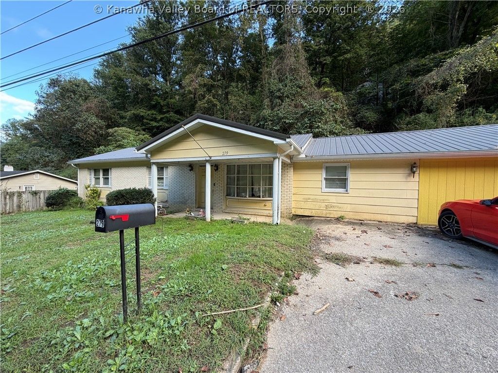 279 Hidden Valley Road, Chapmanville, WV 25508 Main Photo