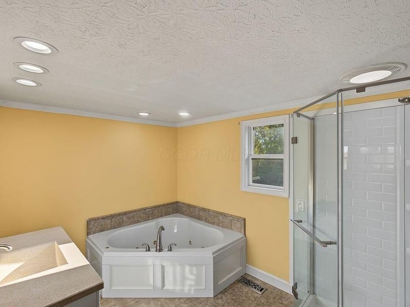 13650 Gilchrist Road , Mount Vernon, OH 43050 Photo 16