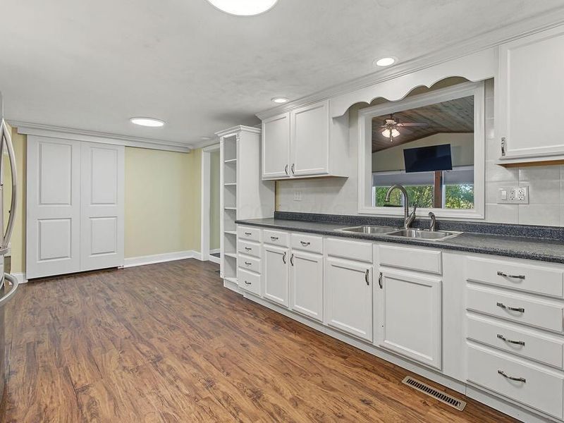 13650 Gilchrist Road , Mount Vernon, OH 43050 Photo 9