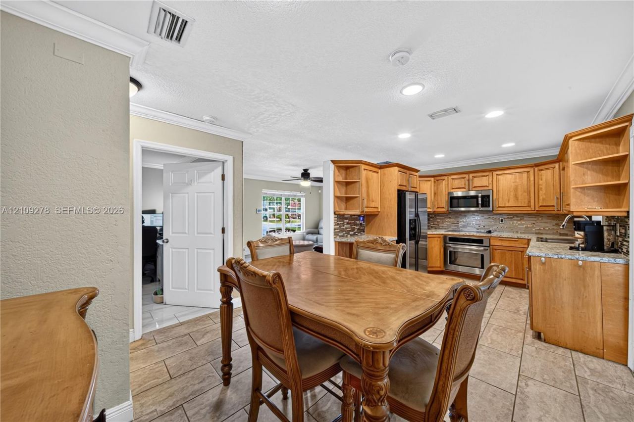 3550 Hunt Rd , Palm Springs, FL 33461 Photo