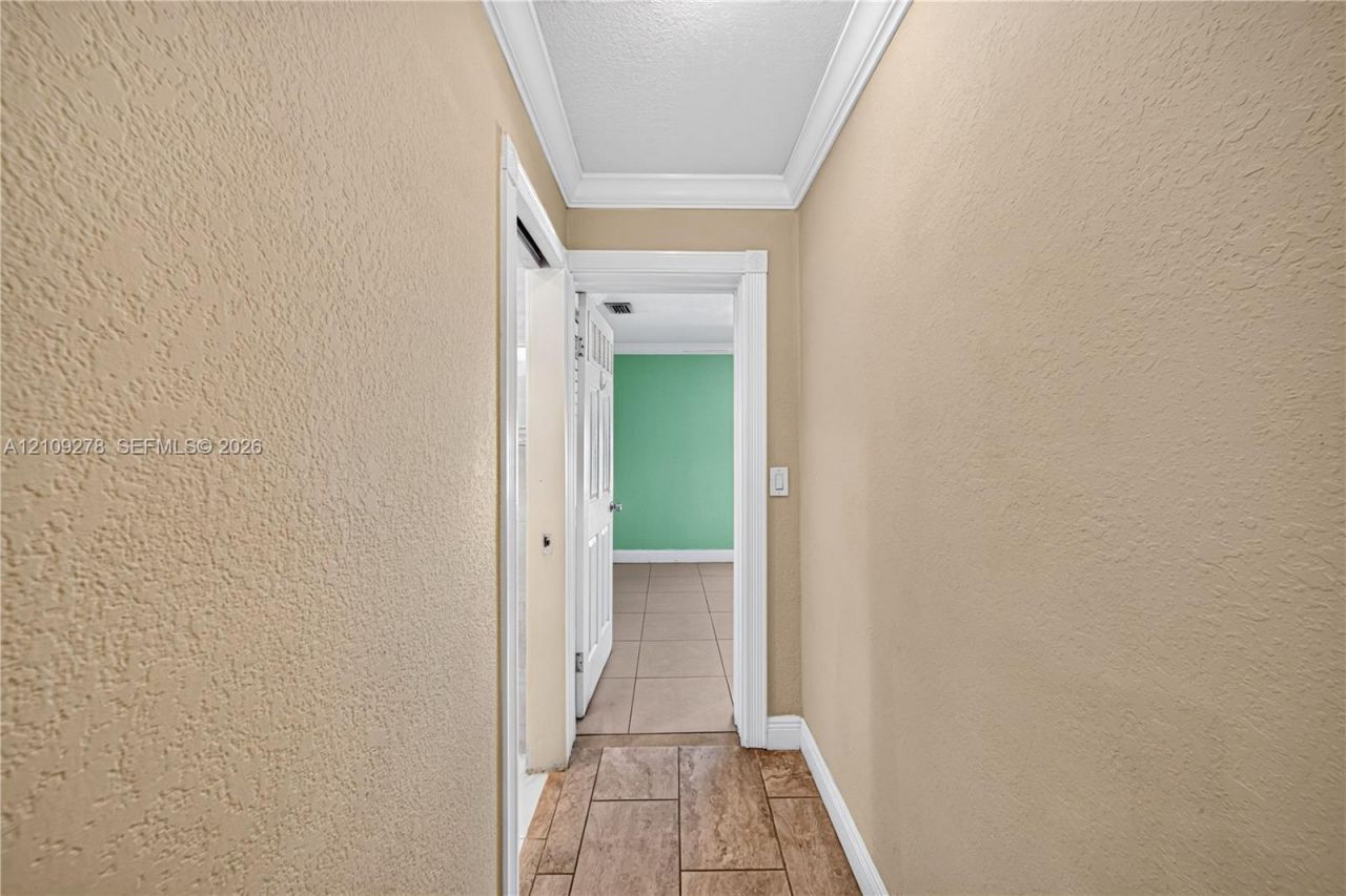 3550 Hunt Rd , Palm Springs, FL 33461 Photo