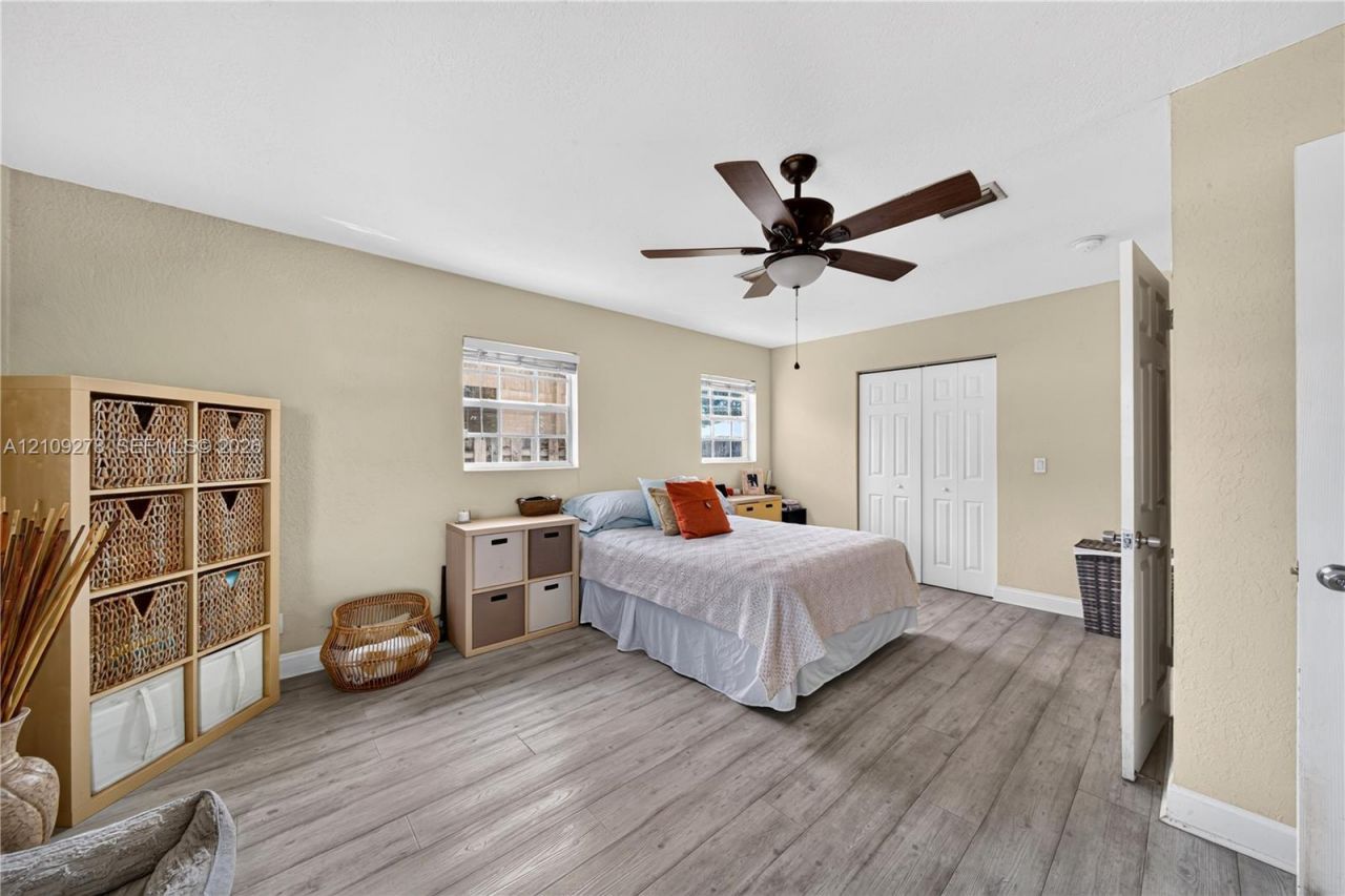3550 Hunt Rd , Palm Springs, FL 33461 Photo