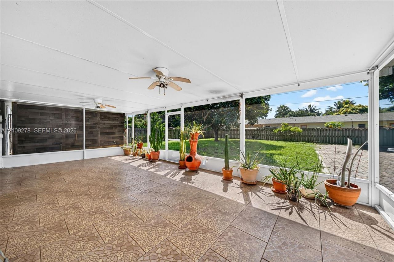 3550 Hunt Rd , Palm Springs, FL 33461 Photo
