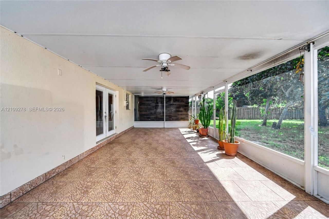 3550 Hunt Rd , Palm Springs, FL 33461 Photo