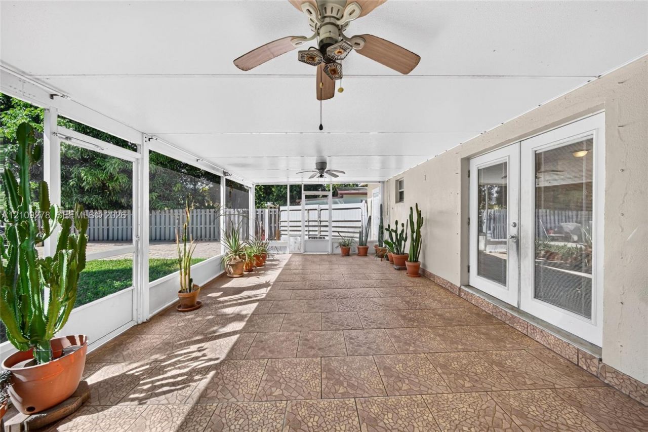 3550 Hunt Rd , Palm Springs, FL 33461 Photo