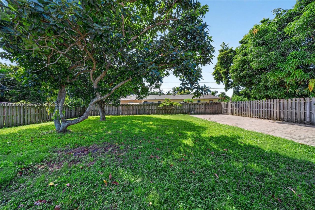 3550 Hunt Rd , Palm Springs, FL 33461 Photo
