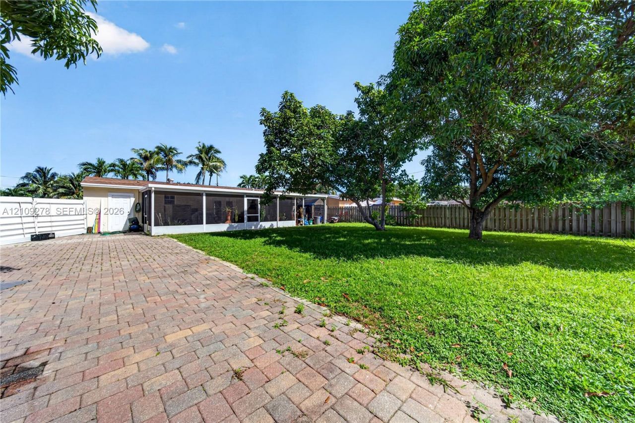 3550 Hunt Rd , Palm Springs, FL 33461 Photo