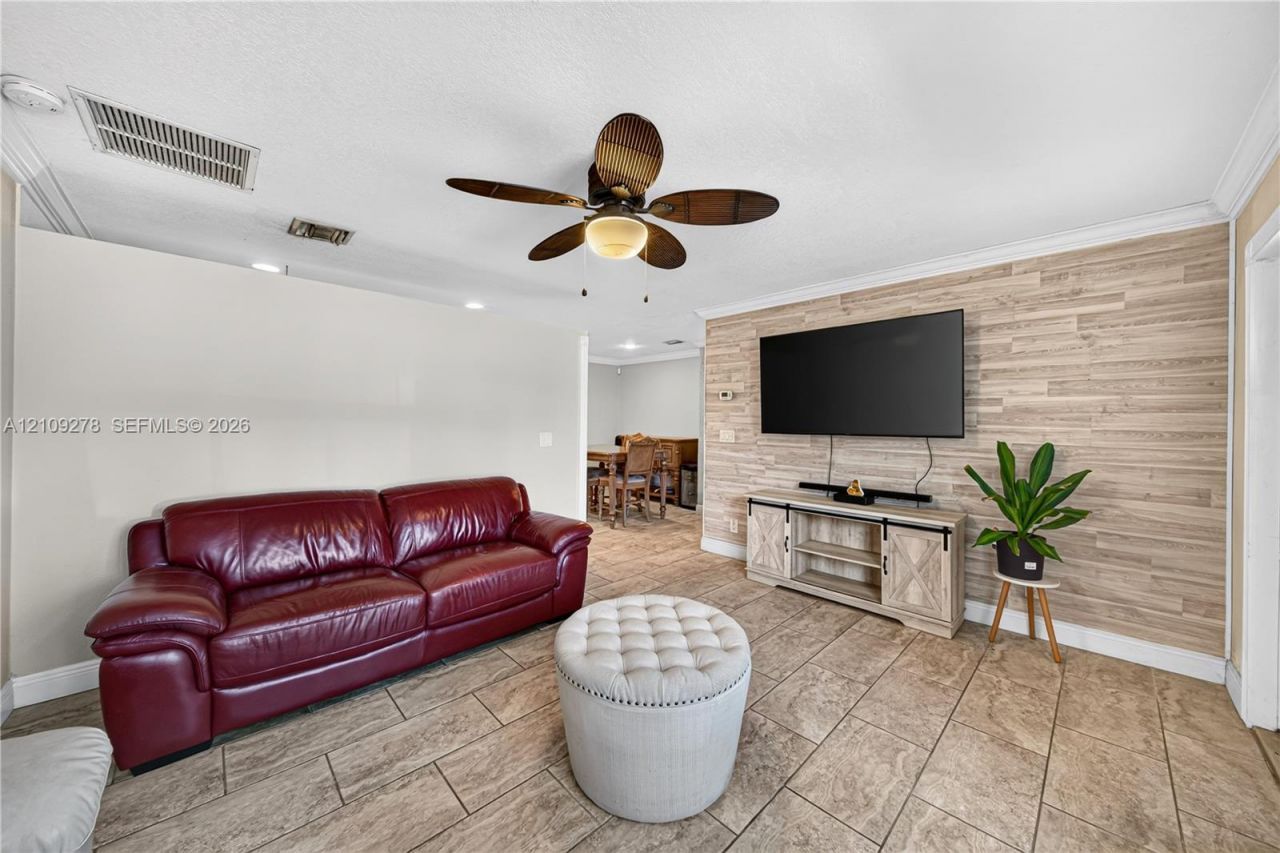 3550 Hunt Rd , Palm Springs, FL 33461 Photo