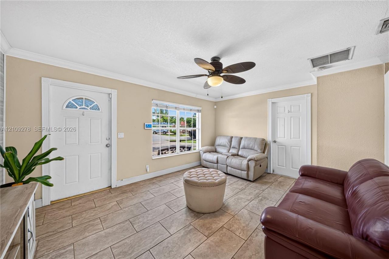 3550 Hunt Rd , Palm Springs, FL 33461 Photo