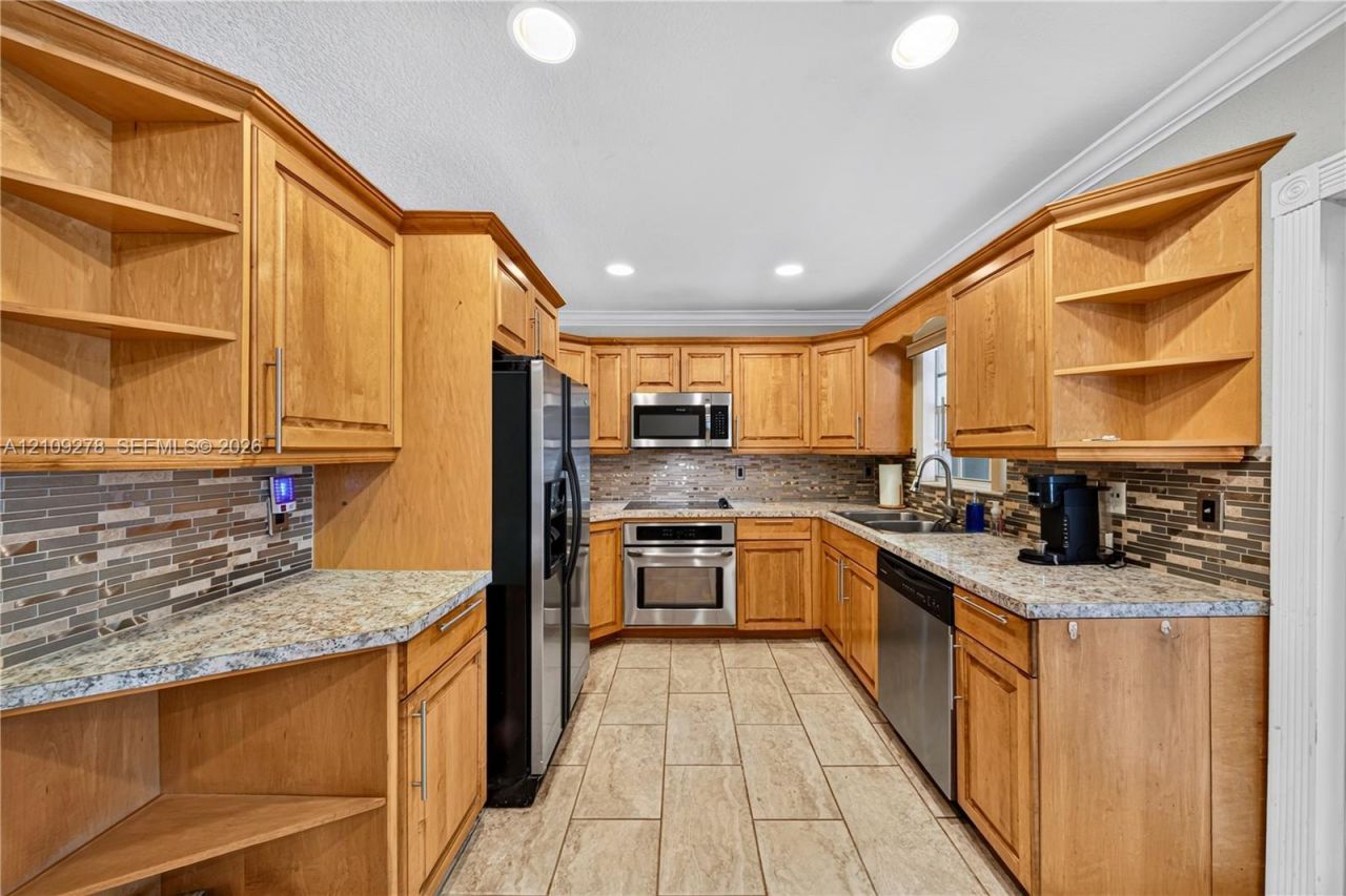 3550 Hunt Rd , Palm Springs, FL 33461 Photo