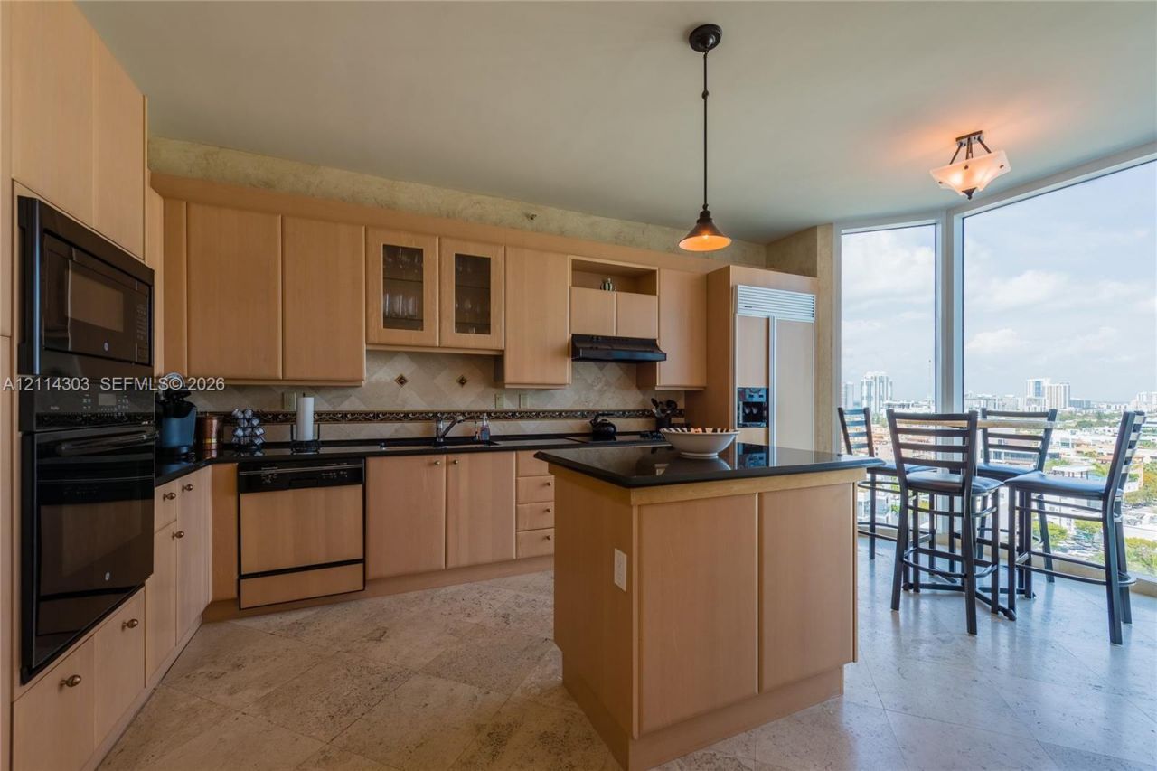 300 S Pointe Dr, Unit 1504, Miami Beach, FL 33139 Photo