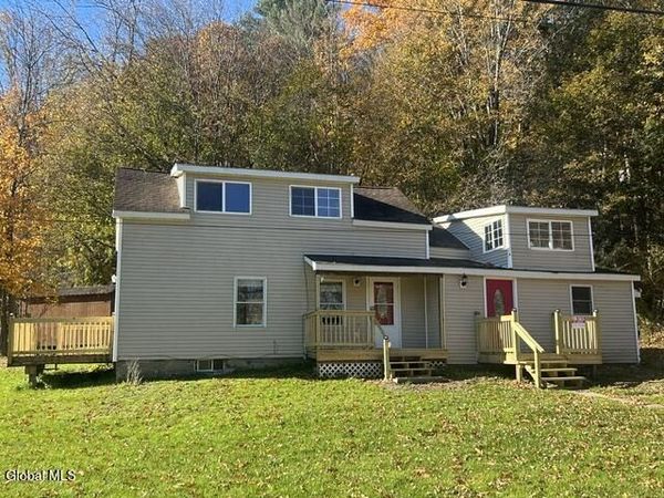 939 Ford Road, Melrose, NY 12121