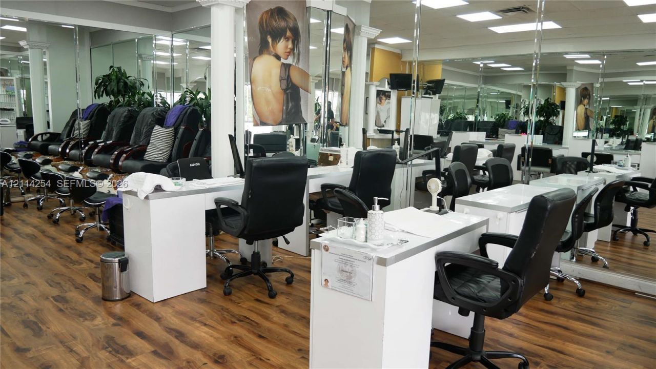 2180 NE 123 , North Miami, FL 33181 Photo