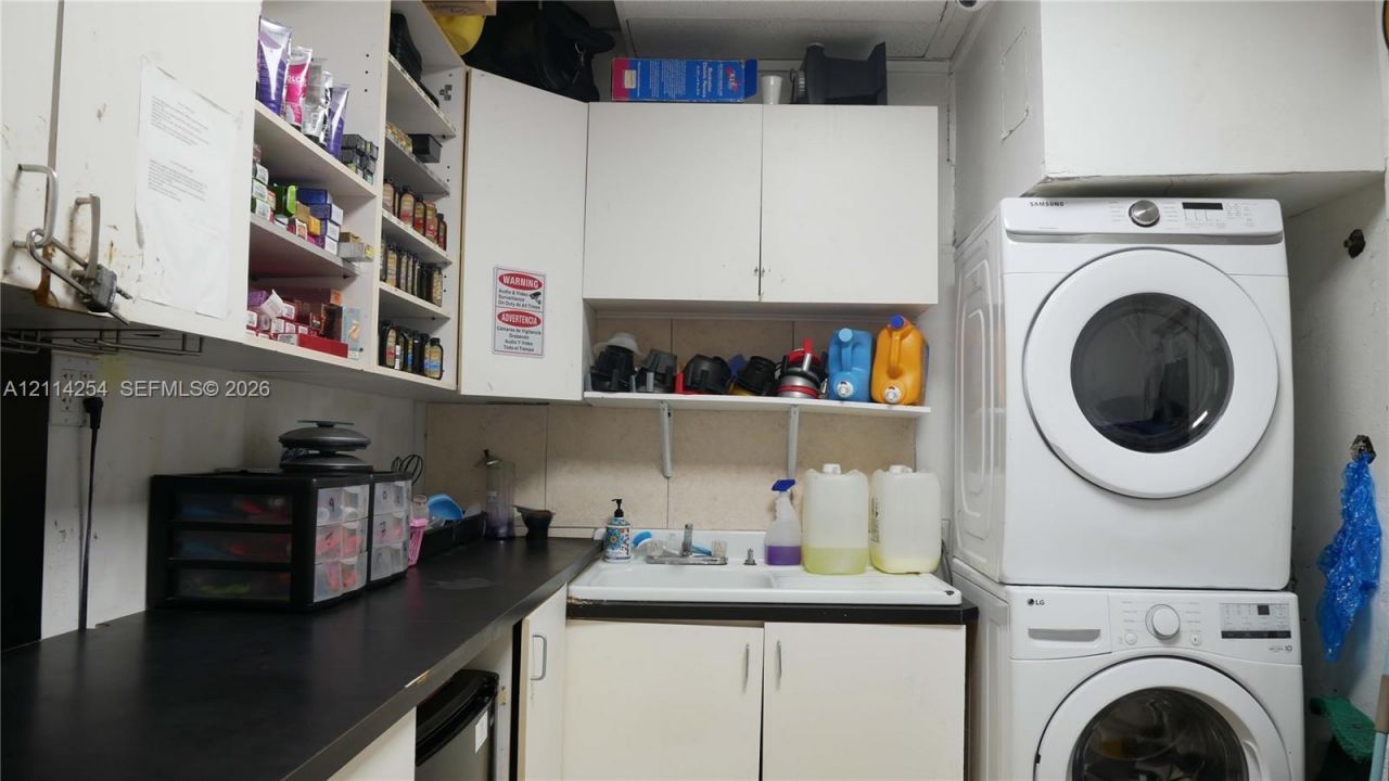 2180 NE 123 , North Miami, FL 33181 Photo