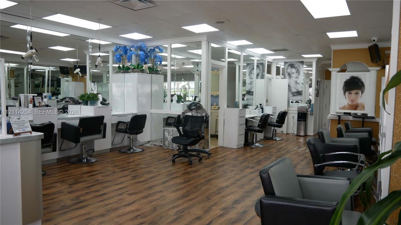 2180 NE 123 , North Miami, FL 33181 Photo