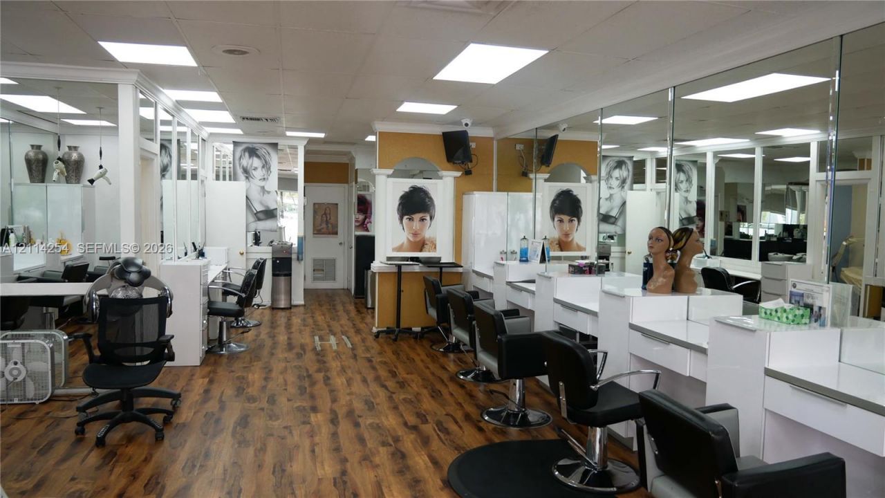 2180 NE 123 , North Miami, FL 33181 Photo