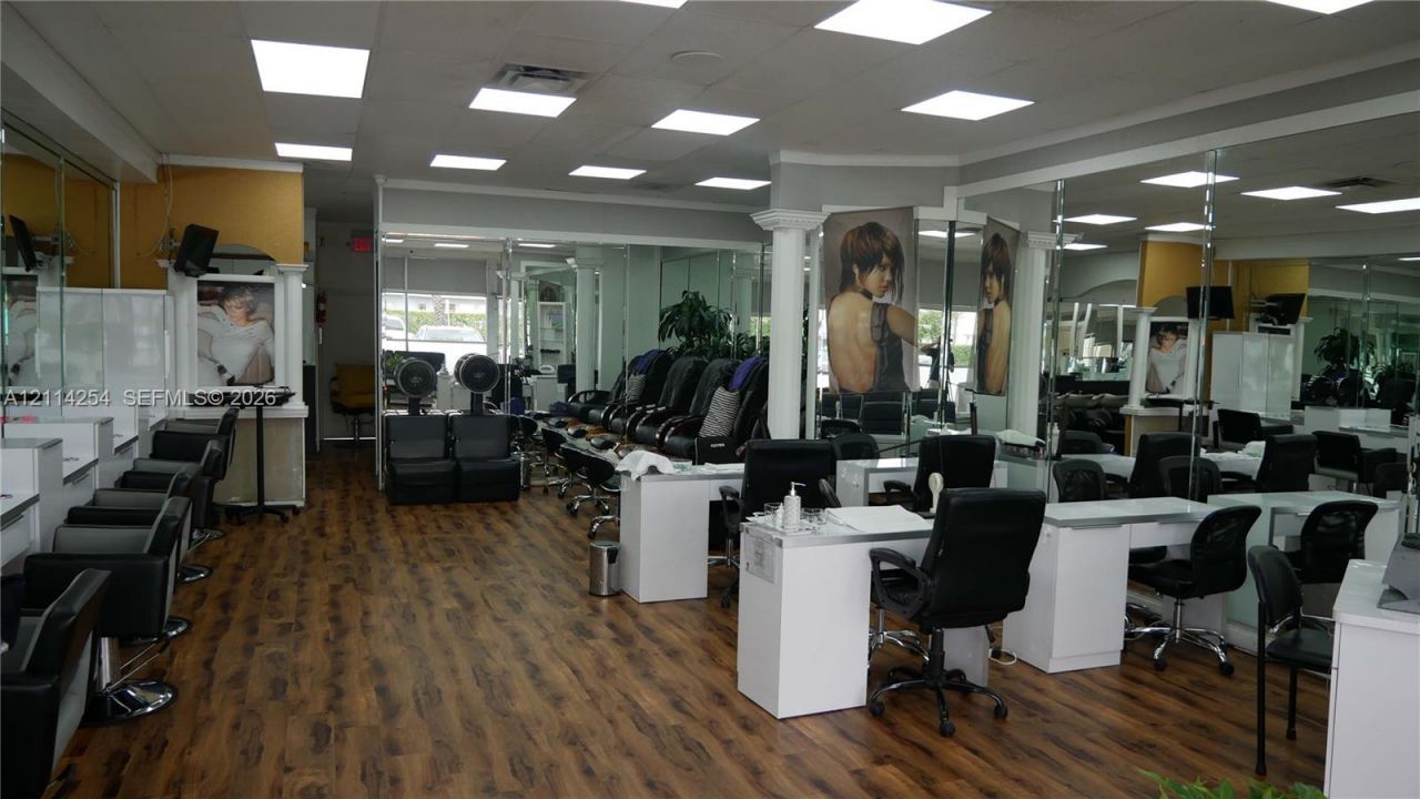 2180 NE 123 , North Miami, FL 33181 Photo