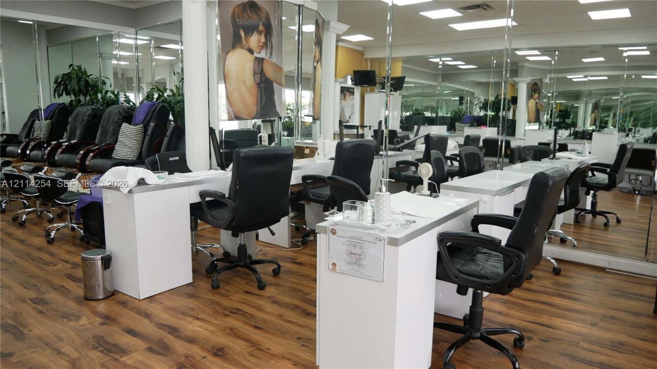2180 NE 123 , North Miami, FL 33181 Photo