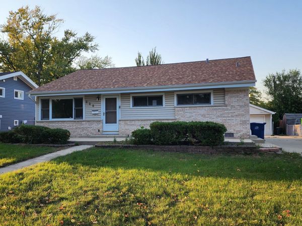 636 W Sunset Avenue , Villa Park, IL 60181