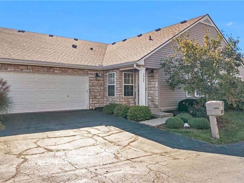 1966 Whispering Tree Drive, Miamisburg, OH 45342 Photo 2